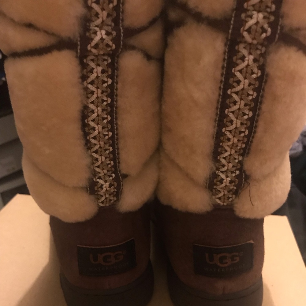 Size 5 Women’s UGGS